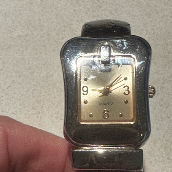 Vintage Y2K "Belt Buckle" Bangle Watch – Animal Print/Leopard/Cheetah - Picture 8 of 10